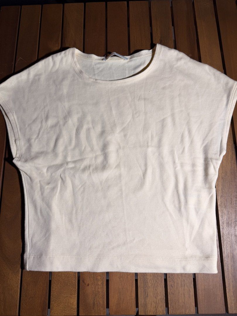 Zara Basic T-shirts Bundle (Black, Cream, Brown) (Category: Shirts) located in Tuguegarao City. Submitted by joysmithznjo (Listing ID 1463559007, Image 3). Description: - Fixed price, 350 if each - Bundle of three basic Zara t-shirts - Colors: Black, Cream, Dark Brown - Style: Crew neck, short sleeves - Material: Soft, comfortable fabric - Fit: All size L - Perfect for everyday wear or layering - Selling as a set.