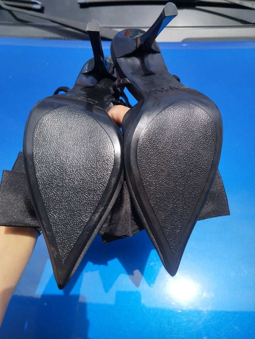 Zara Black Bow Heels Size 37 (Category: Heels) located in Candon. Submitted by bernabepradoiii (Listing ID 1463585309, Image 3). Description: - Brand: Zara - Color: Black - Size: 37 - Features: Bow detail at the front, ankle strap closure, pointed toe - Style: Dressy, perfect for elevating any outfit.