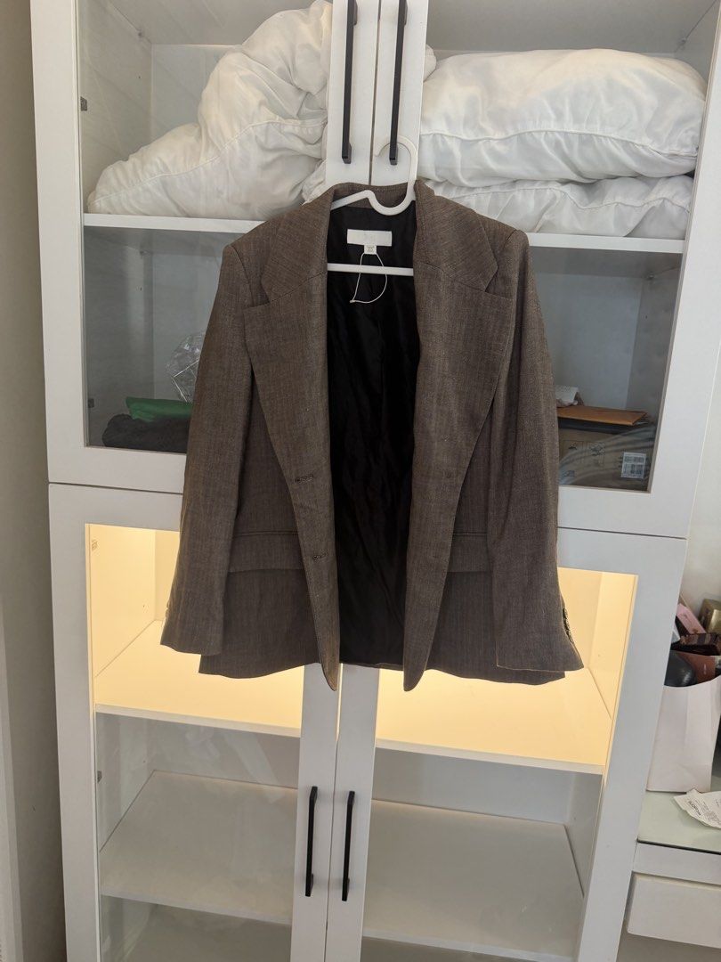 Zara blazer coat (Category: Coats, Jackets and Outerwear) located in Quezon City. Submitted by destashingmycloset (Listing ID 1463687284, Image 1). Description: .