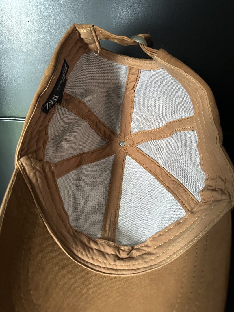 ZARA Brown Baseball Cap (Category: Other Accessories) located in Paranaque City. Submitted by _tonkatsuclub (Listing ID 1463647074, Image 2). Description: - Brand: ZARA - Color: Brown - Style: Baseball Cap - Size: S-M - Adjustable strap at the back.
