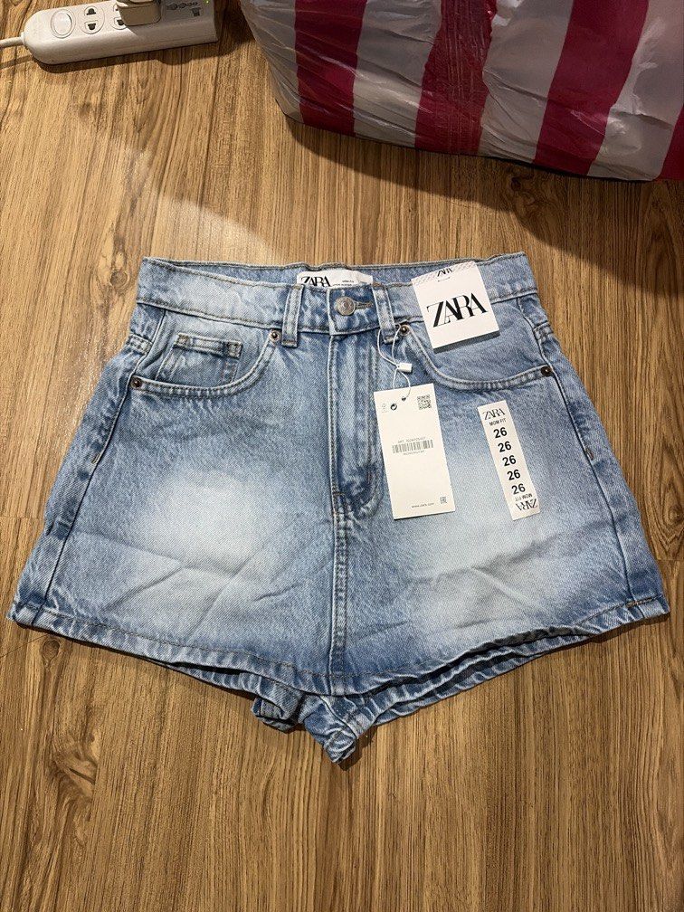 Zara Denim Skort (Category: Skirts) located in San Pedro. Submitted by nikkiabc.777 (Listing ID 1463668314, Image 1). Description: Zara Denim Skort Color: Blue Size: 26 Brandnew; with tag With plastic.