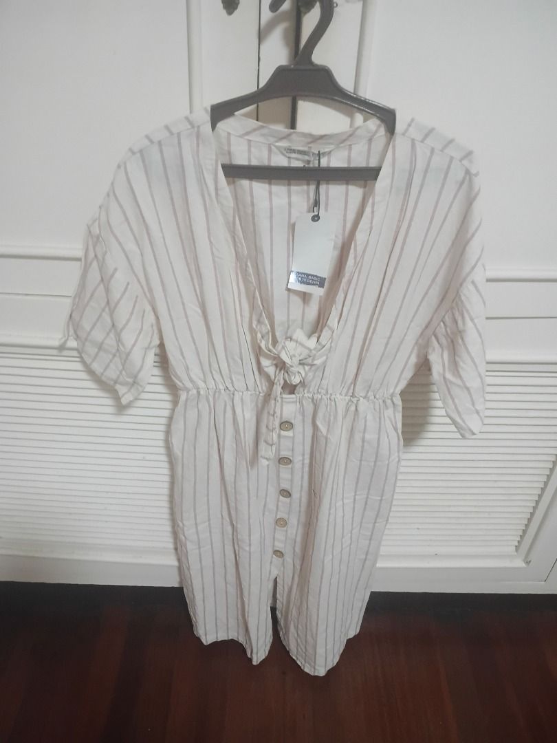 Zara Dress (Category: Dresses) located in Makati City. Submitted by yourstilltheoneilove (Listing ID 1463606302, Image 1). Description: .