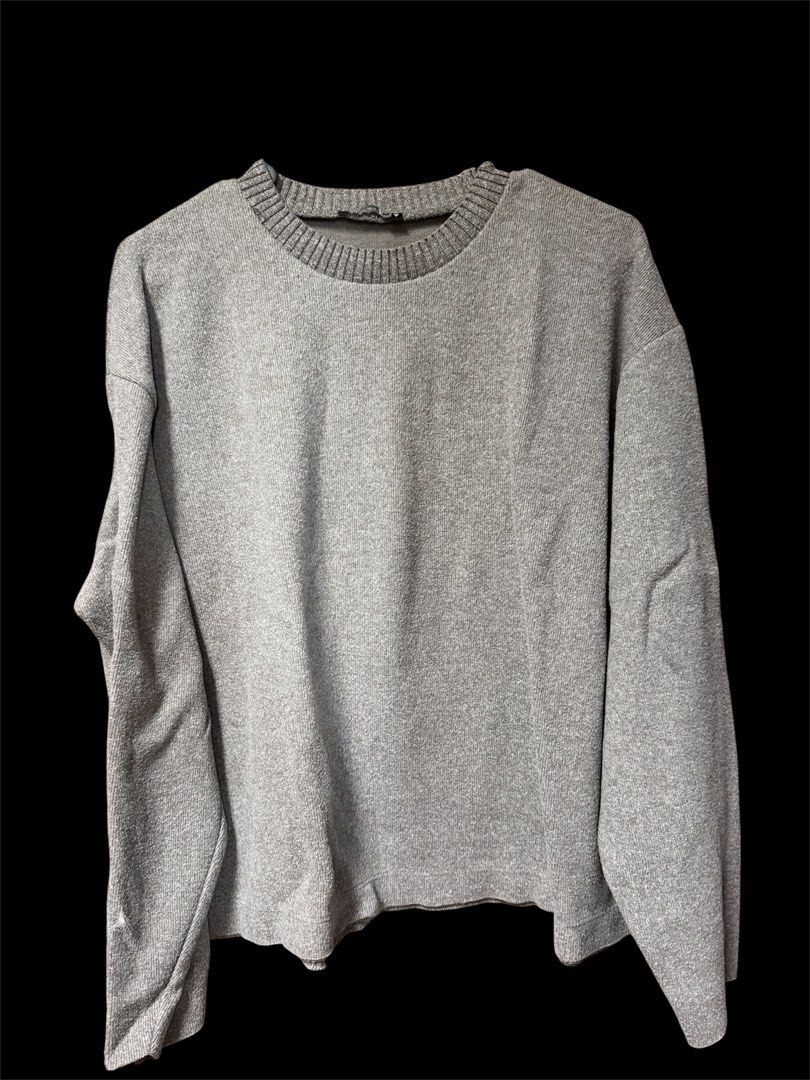 ZARA Grey Knit Sweater - Size L (Category: Longsleeves) located in Quezon City. Submitted by kcobs (Listing ID 1463601256, Image 1). Description: - Grey knit sweater from ZARA - Long sleeves - Crew neck - Relaxed fit - Made in Turkey - Ideal for casual wear - Please check photos for condition details - perfect for travel.