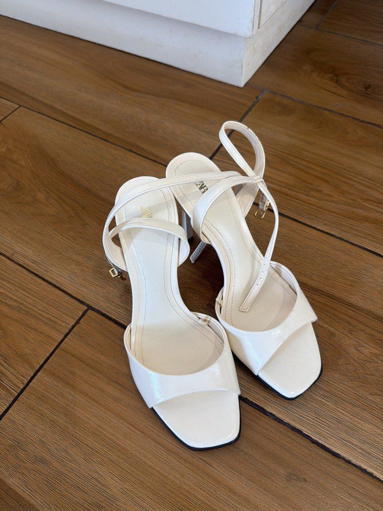 Zara heels (Category: Heels) located in Quezon City. Submitted by destashingmycloset (Listing ID 1463583853, Image 1). Description: .