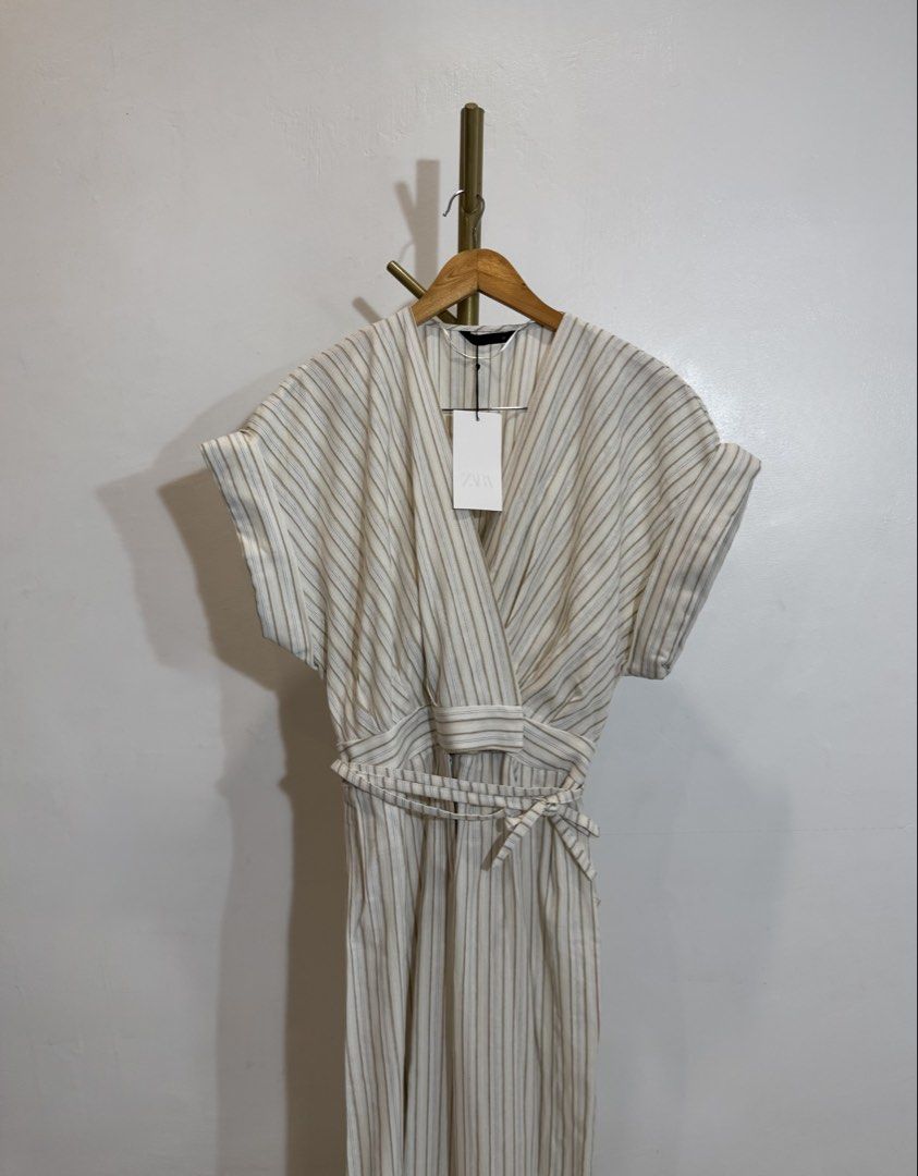Zara Jumpsuit (Category: Jumpsuits) located in Quezon City. Submitted by shopper_xoxo (Listing ID 1463631311, Image 2). Description: Brand new with tag 😊 📦 From Zara Japan 🚚 On hand and ready to ship MOP: GCash and BPI Shipping starts at ₱65 only ✨ .