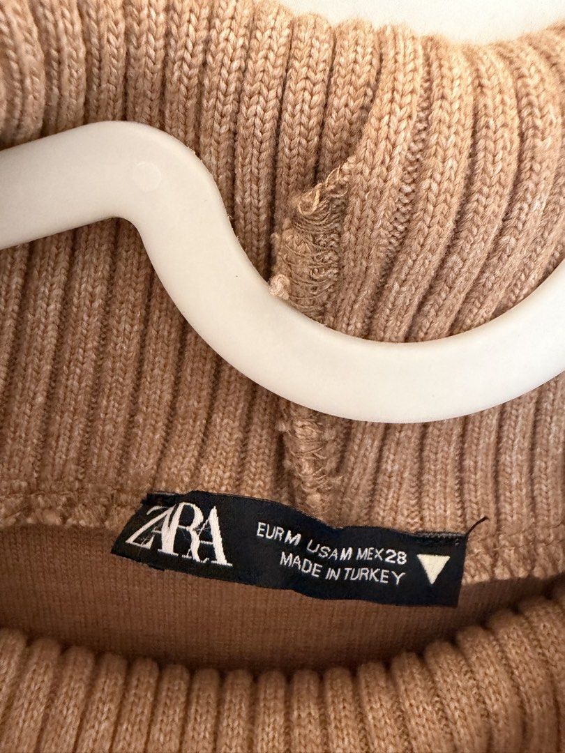 Zara knit top (Category: Sleeveless) located in Quezon City. Submitted by destashingmycloset (Listing ID 1463687601, Image 2). Description: .