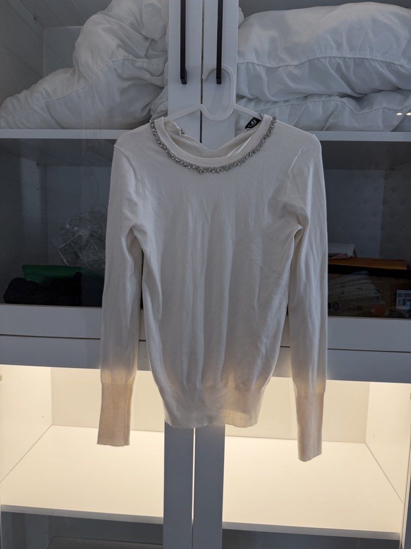 Zara knit top (Category: Longsleeves) located in Quezon City. Submitted by destashingmycloset (Listing ID 1463687863, Image 1). Description: .