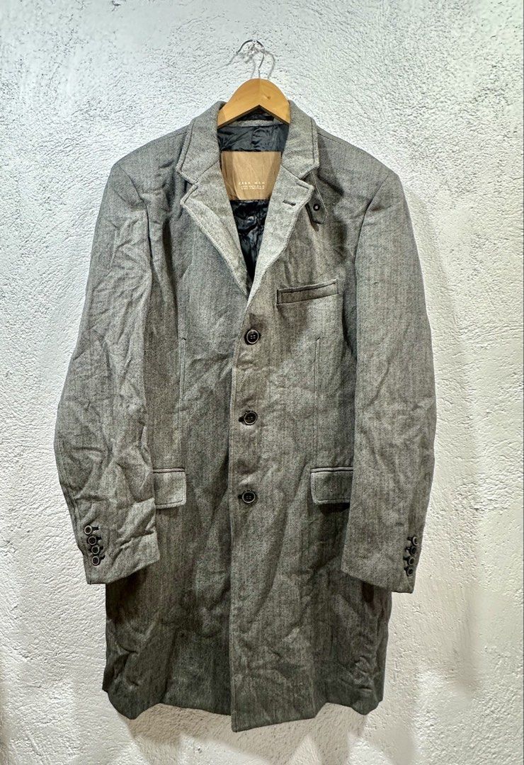 Zara Man Long Blazer/Coat (Category: Coats, Jackets and Outerwear) located in Tarlac. Submitted by ej202177 (Listing ID 1463637012, Image 1). Description: XL on tag Can fit to Large Width 23" Length 40" Quality Long blazer/coat Location: Tarlac .
