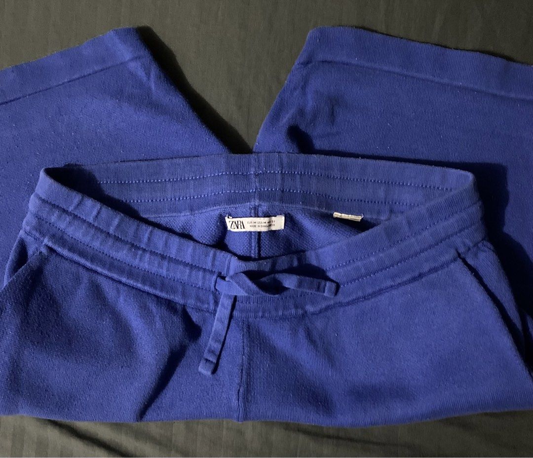 Zara Men’s Sweat Shorts (Category: Shorts) located in Mandaluyong City. Submitted by aiztyle (Listing ID 1463615246, Image 2). Description: Zara Sweat Shorts Medium on tag Measurement: Waist 29”-31” Length 18” Super SALE Php150.00 only.