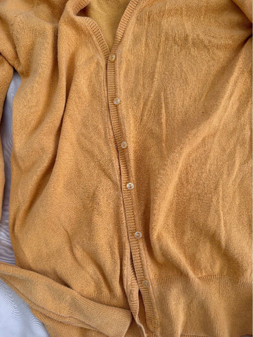 Zara Mustard Yellow Button Up Cardigan (Category: Coats, Jackets and Outerwear) located in Marikina City. Submitted by sweet_lemonade (Listing ID 1463590686, Image 3). Description: - size xs-s -complete buttons.
