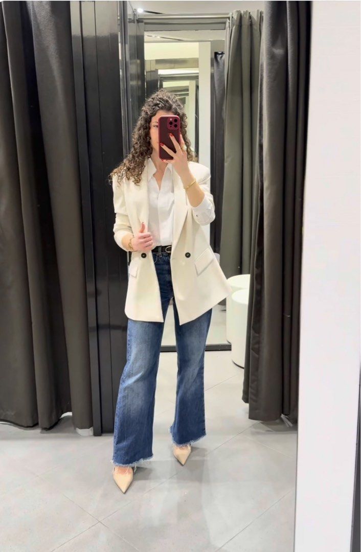 ♦️ONHAND♦️ZARA Oversized Double Breasted Blazer (Category: Coats, Jackets and Outerwear) located in Manila. Submitted by charmscollections (Listing ID 1463622885, Image 2). Description: Brand New with Tag and Ready to Ship 💯% Authentic 3,595 - Original price MOP - GCash•BPI•UB.