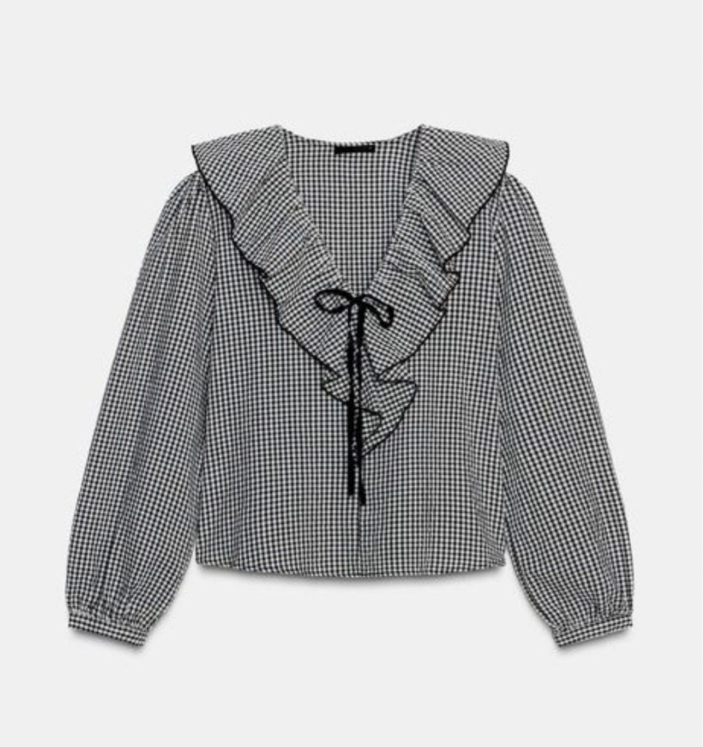 ZARA ruffled top (Category: Blouses) located in Quezon City. Submitted by styleandcomfort (Listing ID 1463710071, Image 1). Description: Used a few times only Got this for i think 3,000 Super ganda when worn!! Message me for inquiries 😊.