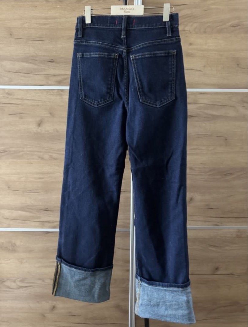 ZARA Turn Up Cuffed Wide Jeans (Category: Jeans) located in Valenzuela. Submitted by hotchix14 (Listing ID 1463590819, Image 2). Description: - Zara Dark wash denim jeans - High waisted - 26’ waist - Trendy wide leg silhouette - Adjustable cuff - Versatile for casual outfits - Made in Tunisia - Like New.
