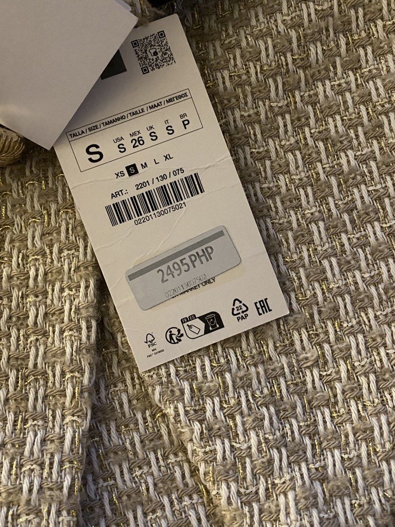 Zara Tweed Skort with Belt (Category: Skirts) located in Quezon City. Submitted by myshoppingaccount24 (Listing ID 1463628628, Image 3). Description: - Zara skort in textured tweed fabric - Beige and gold threads woven throughout - Comes with a black belt with a gold buckle - Size S - Perfect for dressing up or down - Great for any occasion.
