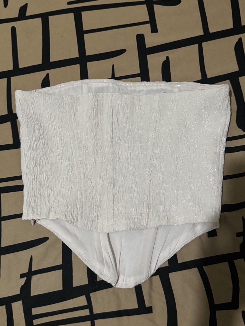 Zara White Textured Corset Top Size S (Category: Sleeveless) located in Valenzuela. Submitted by declutter203 (Listing ID 1463654654, Image 2). Description: - Zara white textured corset top - Like New - Size S MOP: Gcash/Maribank MOD: J&T or Grab/lalamove Tags: Zara, H&M, Love Bonito, Mango, Bershka, Uniqlo, GU, Topshop.