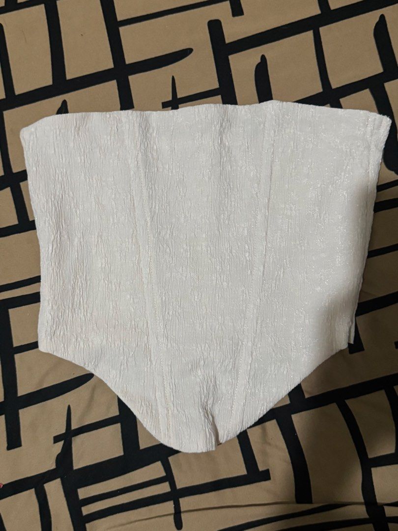 Zara White Textured Corset Top Size S (Category: Sleeveless) located in Valenzuela. Submitted by declutter203 (Listing ID 1463654654, Image 1). Description: - Zara white textured corset top - Like New - Size S MOP: Gcash/Maribank MOD: J&T or Grab/lalamove Tags: Zara, H&M, Love Bonito, Mango, Bershka, Uniqlo, GU, Topshop.