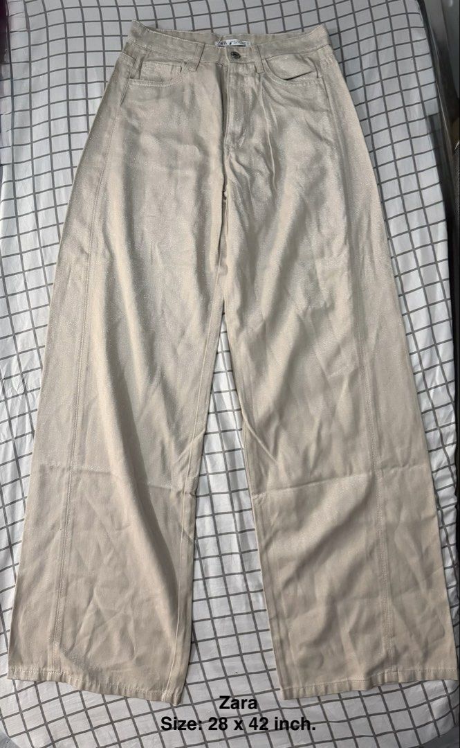 Zara Wideleg Jeans (Category: Jeans) located in Quezon City. Submitted by pinkystrends.co (Listing ID 1463638578, Image 1). Description: .