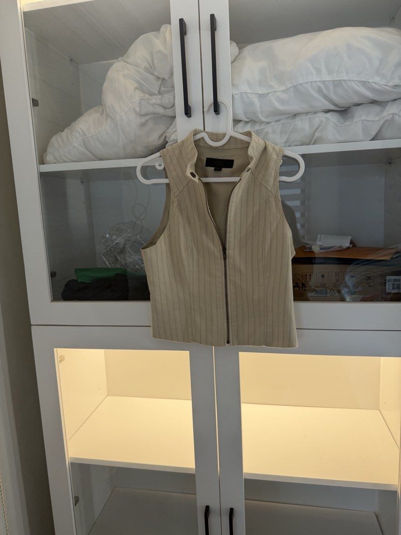 Zara zip top (Category: Sleeveless) located in Quezon City. Submitted by destashingmycloset (Listing ID 1463686451, Image 1). Description: .