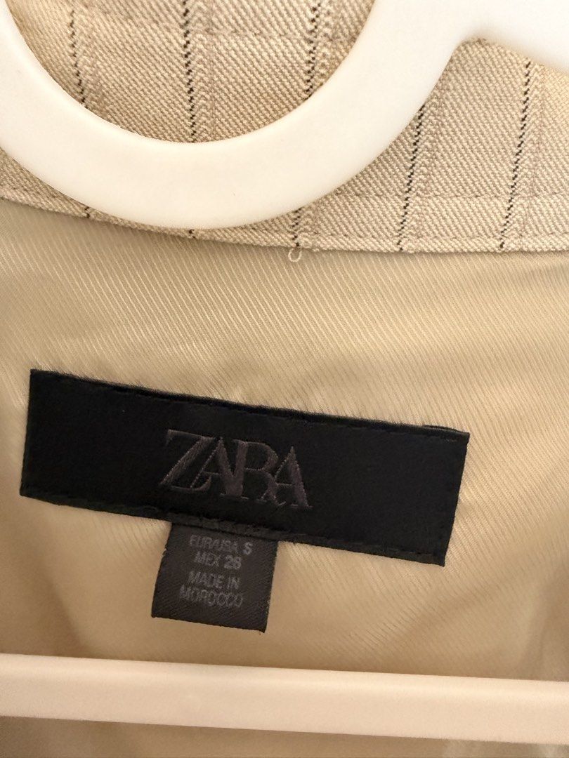 Zara zip top (Category: Sleeveless) located in Quezon City. Submitted by destashingmycloset (Listing ID 1463686451, Image 2). Description: .