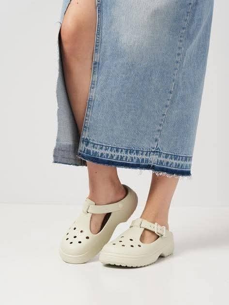100% Original Crocs Mary Jane (Category: Sandals) located in Quezon City. Submitted by barbosac (Listing ID 1463857879, Image 1). Description: size: W6/W7/W9 runs big 2,890php only waaay below mall price.
