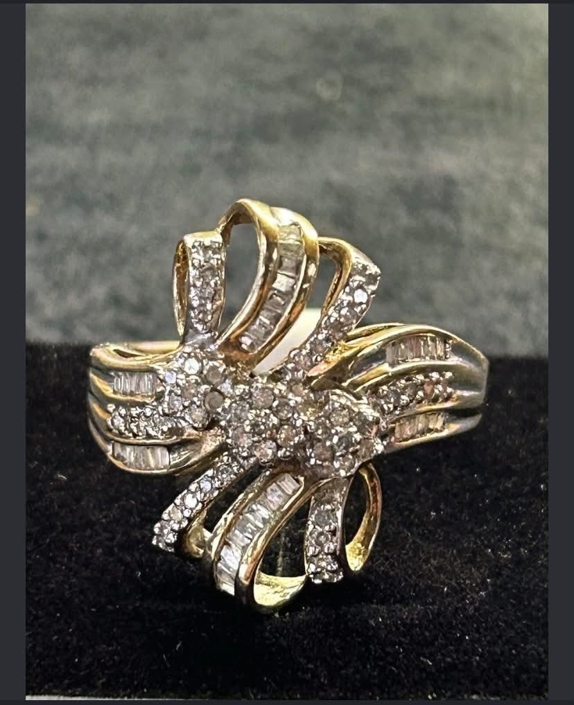 10k yellow gold diamond ring (Category: Body Jewelry) located in Manila. Submitted by shivamasca43411 (Listing ID 1463752794, Image 3). Description: size 7-8.