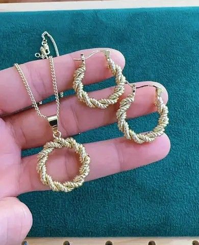14K Vermeil Gold Set (Category: Necklaces) located in Caloocan City. Submitted by cheskhaionlinestore2.0 (Listing ID 1463766988, Image 3). Description: New Collection 🥰 14k GOLD VERMEIL Super Sale ⚡ ₱1100 Set Earrings ₱ 700 only📌 What is Vermeil Gold? 14K Vermiel Gold Gold vermeil (pronounced ver-may) is a high-quality type of gold-plated jewelry defined by a sterling silver base metal, a thick gold layer (at least 2.5 microns), and a gold puri