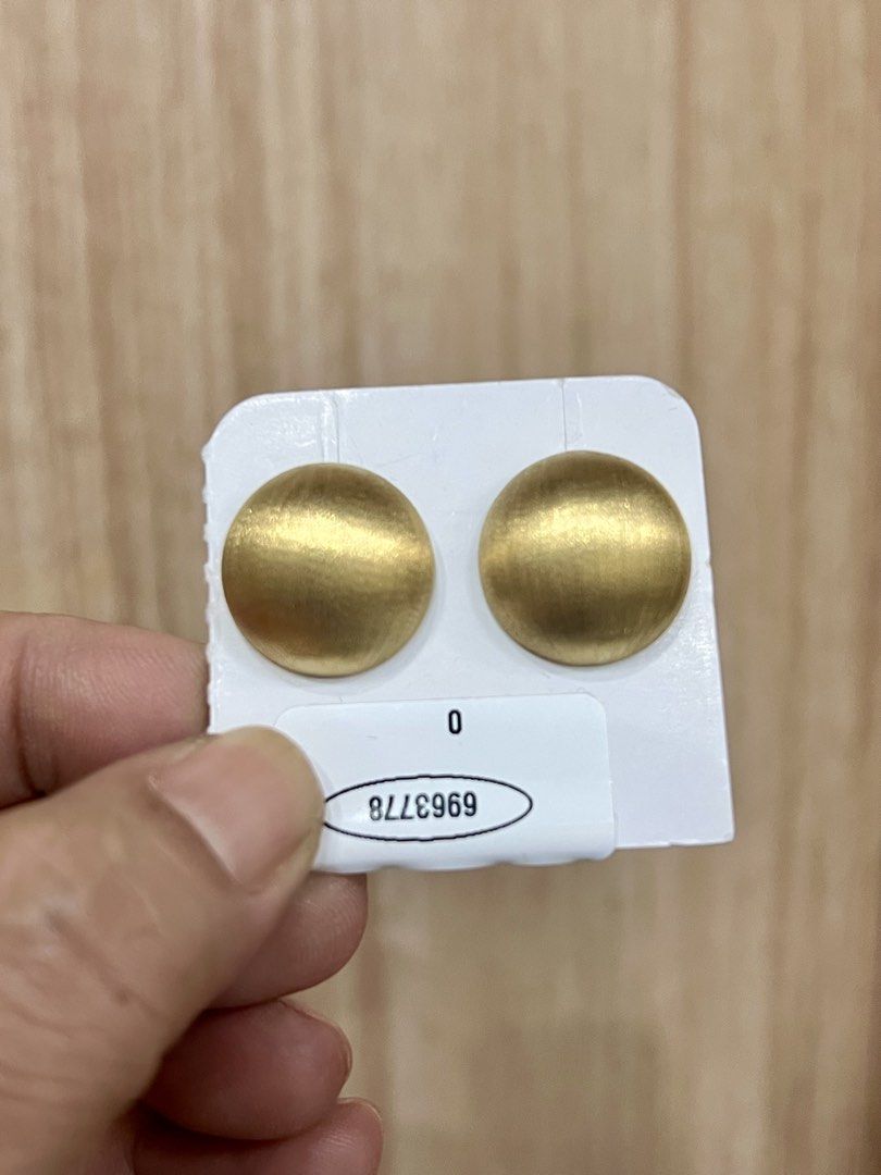 18k japan earring (Category: Body Jewelry) located in Manila. Submitted by mightystone_77b719 (Listing ID 1463823974, Image 2). Description: .