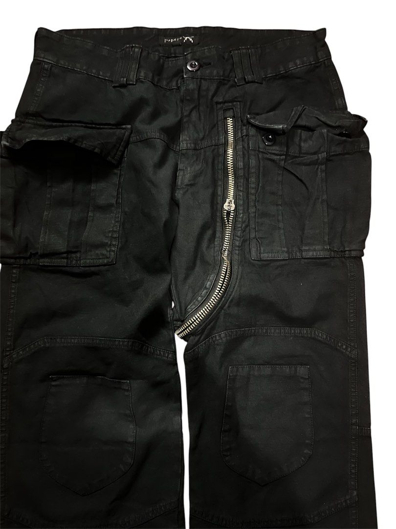 2000’s paper (Category: Jeans) located in Lucena. Submitted by netnyahyo (Listing ID 1463761663, Image 2). Description: 00s paper utility pants with curved zipper front & back and multiple pockets, panel construction, hem zip. I : front zip is not working. size 32 length 41 thighs 11 knee 9 leg op 9.