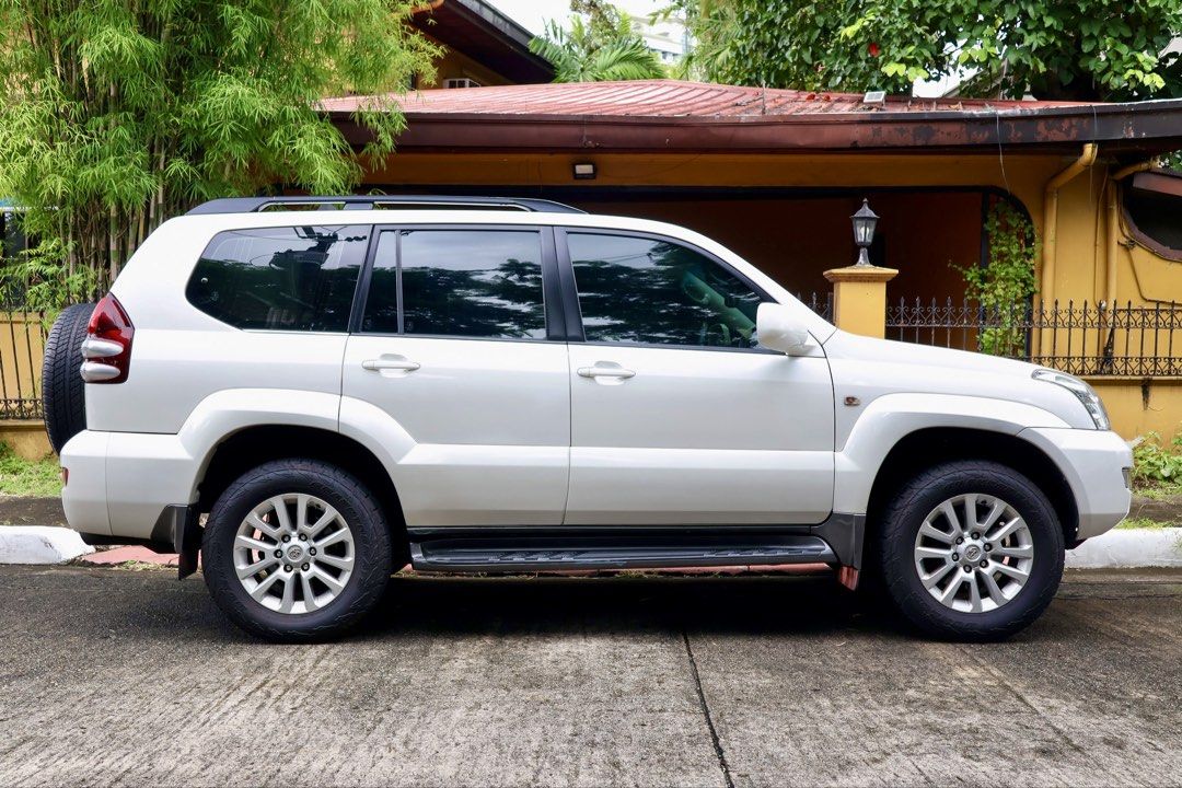 2005 Toyota Land Cruiser Prado Auto (Category: Used Cars) located in Quezon City. Submitted by emcpradoautoinc (Listing ID 1463774021, Image 3). Description: 2005 Toyota Land Cruiser Prado 5-speed automatic transmission 4.0L V6 gas engine 98,000 kms mileage Ending 9 (Friday coding) Php 995,000 Price is negotiable Major credit cards accepted Open for trade-in Viewing and test drive at 47 Moses St., Filinvest 2 Subdv., Brgy. Bagong Silangan, Quezon