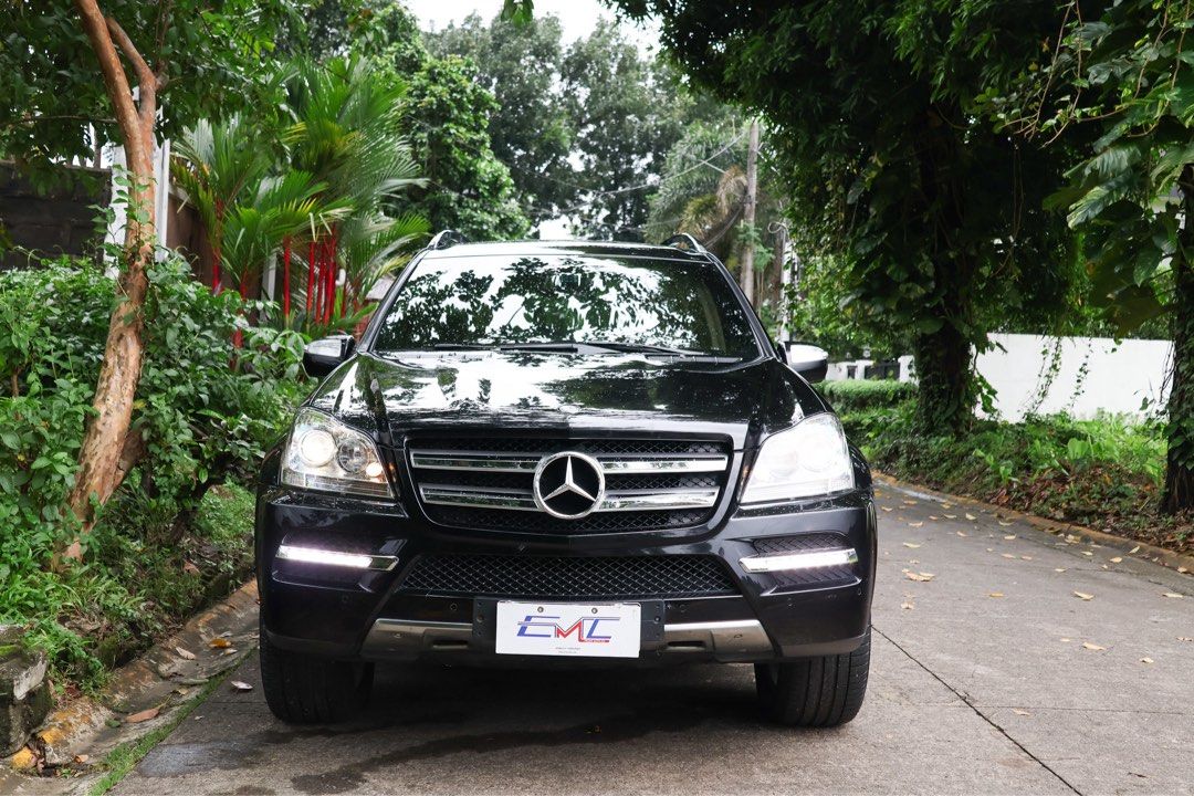 2010 Mercedes Benz GL 350d Auto (Category: Used Cars) located in Quezon City. Submitted by emcpradoautoinc (Listing ID 1463773492, Image 2). Description: 2010 Mercedes Benz GL350d 7-speed automatic transmission 4matic 3.0L V6 turbo-diesel engine Airmatic suspension 52,000 kms mileage Harman Kardon sound system Ending 8 (Thursday coding) Php 1,295,000 Price is negotiable Major credit cards accepted Open for trade-in Viewing and test drive at 47 Mo