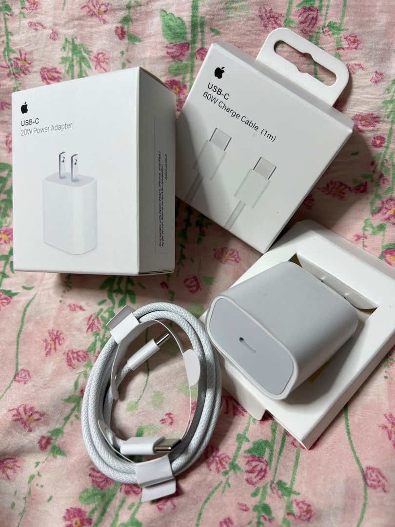 20W iPhone 15/16/17 Promax Usb-C (Category: Chargers & Cables) located in Manila. Submitted by itsashy (Listing ID 1463852499, Image 2). Description: J&T LALAMOVE COD MEET UP.
