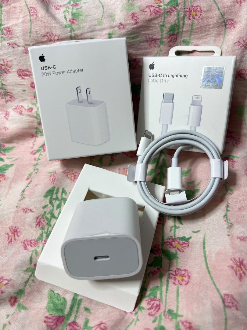 20W iPhone Lightning Charger (Category: Chargers & Cables) located in Manila. Submitted by itsashy (Listing ID 1463852332, Image 2). Description: .