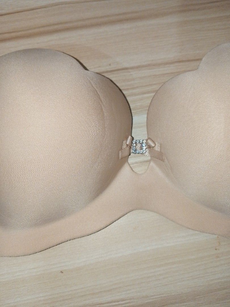 32a nude SEAMLESS push up bra nonwire (Category: Undergarments & Loungewear) located in Manila. Submitted by truecrystal-1407 (Listing ID 1463849895, Image 2). Description: .