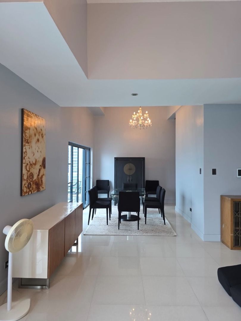 3BR High Ceiling Unit in Bellagio Tower 2, BGC For Rent (Category: Apartments & Condos) located in Manila. Submitted by ayc-propertylistings (Listing ID 1463851774, Image 2). Description: FOR RENT | Bellagio 2 – Forbestown Road, BGC Spacious high-ceiling penthouse-level 3-bedroom unit with 2 terraces, maid’s room, and 1 parking slot. Property Details: • 3 Bedrooms • 187 sqm • 40th Floor – Penthouse • High Ceiling • 2 Terraces • Master’s Toilet wi