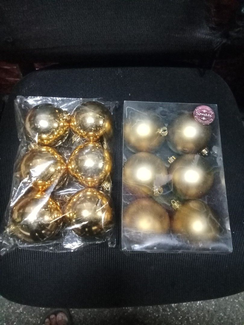 80mm Shiny & Matte Gold balls (Category: Other Home Decor) located in Rizal. Submitted by ellengreen18 (Listing ID 1463873157, Image 2). Description: 10 boxes available each 6 Balls/pack - P100/pack MOP: Gcash only Mall pullout Orig. Price: P299/pack Sparkle Brand MOP: Gcash only Sf for buyer's account Deliver thru Lalamove,Grab or JNT.
