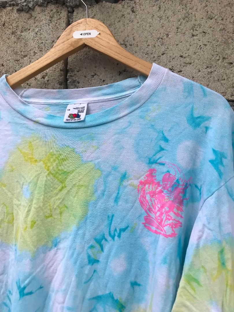 80s Surf Long Sleeve Dye (Category: Tshirts & Polo Shirts ) located in San Jose. Submitted by thriftthe19th (Listing ID 1463930390, Image 1). Description: XL .