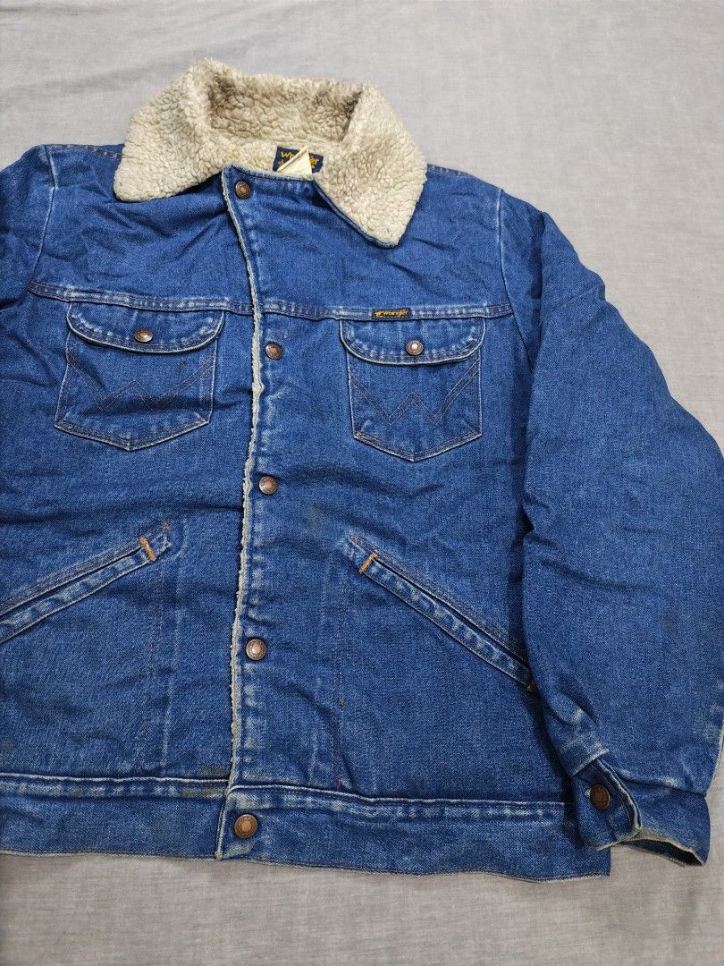 80s wrangler sherpa denim trucker jacket (Category: Coats, Jackets and Outerwear) located in Baguio. Submitted by used_clothing2600 (Listing ID 1463809092, Image 3). Description: 80s wrangler sherpa denim trucker jacket size medium verygood condition width 24 length 26 shoulders 18 sleeve length 25 P 1,780.