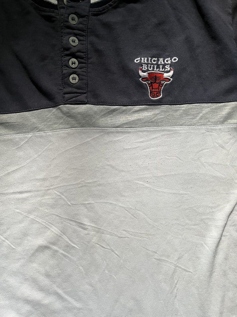 90’s CHICAGO BULL HENLEY TEE (Category: Tshirts & Polo Shirts ) located in Iloilo. Submitted by bcdvtg (Listing ID 1463786886, Image 2). Description: Need wash No major flaws 22x29.