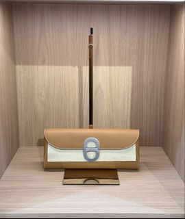 （分類：）位於 。 由 theloopluxury 提交（商品編號 1463819317，圖片 1）。簡介： 。