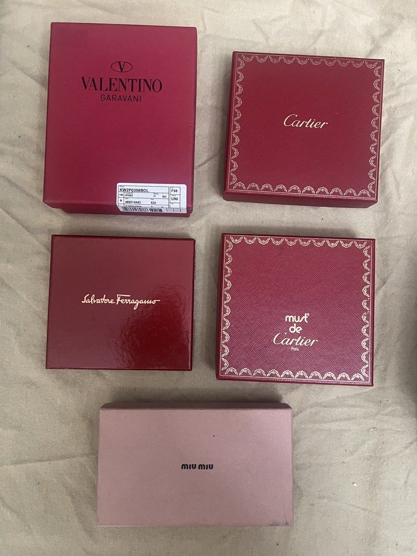 🇯🇵 Preloved Authentic Boxes Only 950 each or TakeALL 4k (Category: Luxury Bags & Wallets) located in Makati City. Submitted by carullee (Listing ID 1463827032, Image 1). Description: Preloved Authentic Boxes Only 950 pesos each 4k TAKEALL ALL IN LIKE NEW CONDITION MiuMiu - 6x4 1/2” (2) Cartier - 5x5” Ferragamo - 5x4 1/2” Valentino - 4 1/2 x 6”.