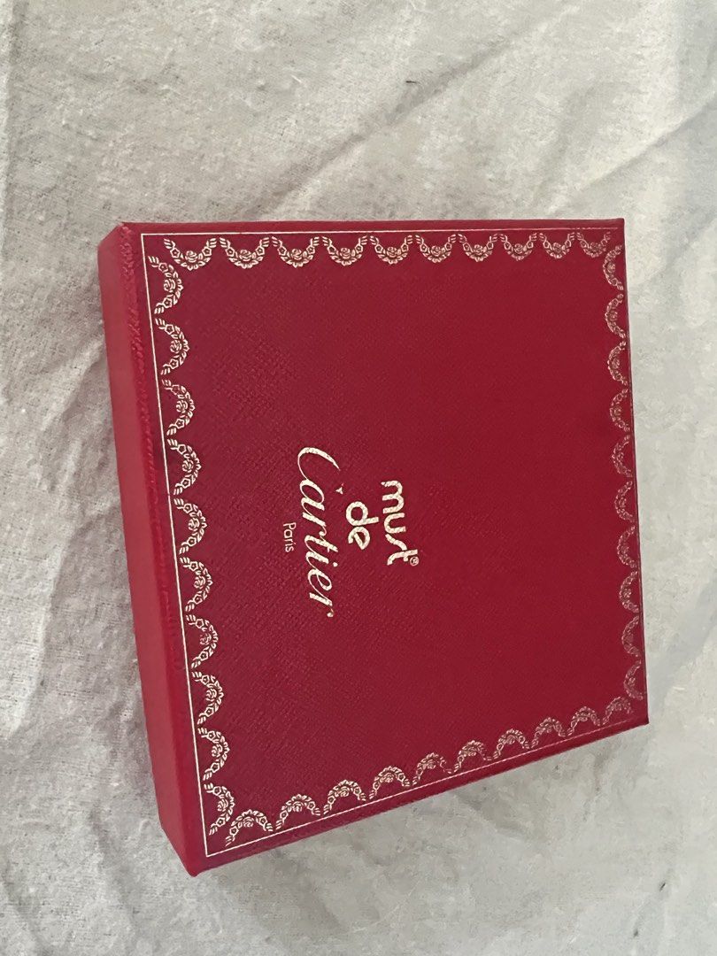 🇯🇵 Preloved Authentic Boxes Only 950 each or TakeALL 4k (Category: Luxury Bags & Wallets) located in Makati City. Submitted by carullee (Listing ID 1463827032, Image 2). Description: Preloved Authentic Boxes Only 950 pesos each 4k TAKEALL ALL IN LIKE NEW CONDITION MiuMiu - 6x4 1/2” (2) Cartier - 5x5” Ferragamo - 5x4 1/2” Valentino - 4 1/2 x 6”.