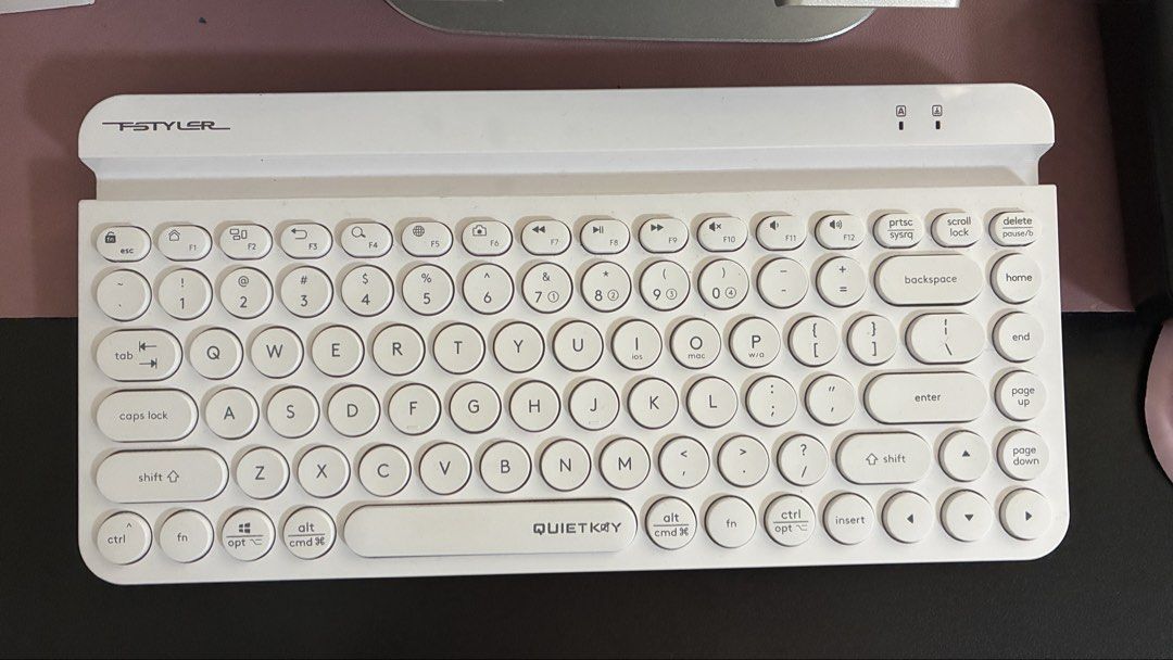 A4Tech FSTyler FBK30 Quietkey Wireless Keyboard (Category: Computer Keyboard) located in Manila. Submitted by emcielogrlan (Listing ID 1463797983, Image 1). Description: - White FSTyler wireless keyboard (Model FBK30) - Features a dedicated number pad and function keys - Connects easily via USB receiver - Compact design, ideal for desktop or laptop use.
