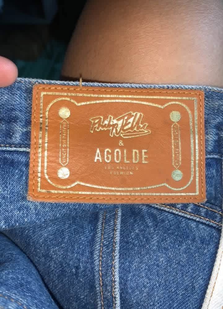 A GOLD E buttonfly jeans (Category: Jeans) located in Manila. Submitted by thrift-food (Listing ID 1463757801, Image 2). Description: .