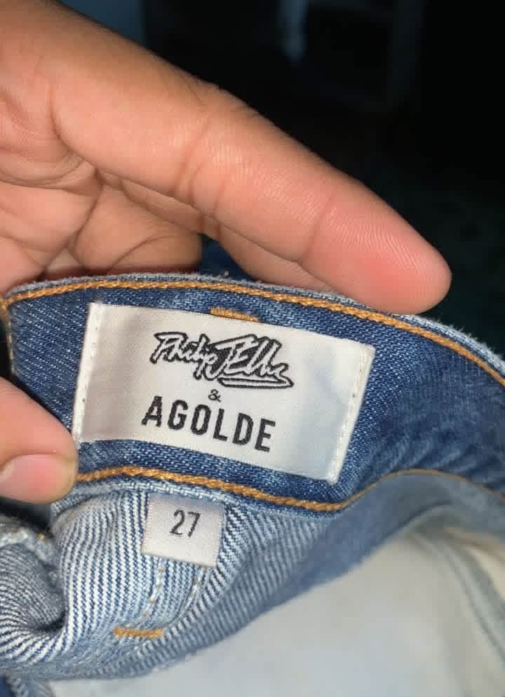 A GOLD E buttonfly jeans (Category: Jeans) located in Manila. Submitted by thrift-food (Listing ID 1463757801, Image 3). Description: .