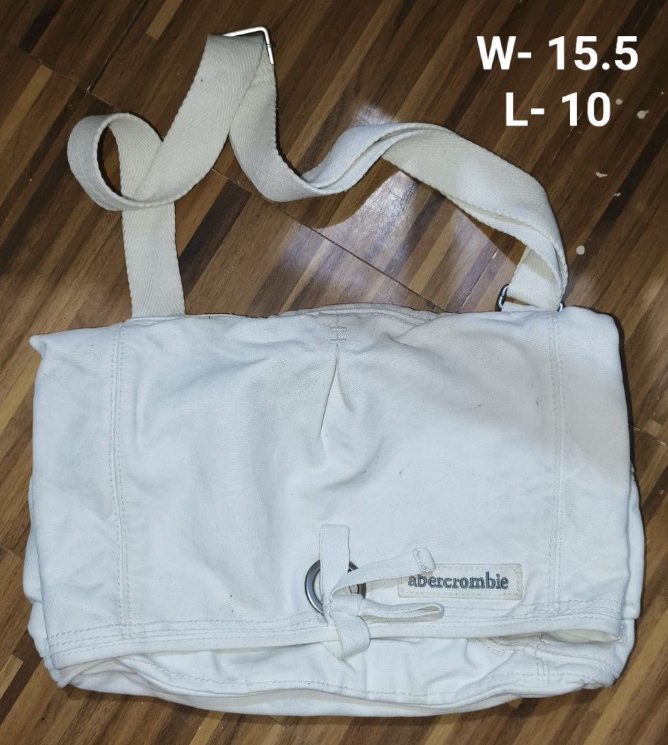 ABERCROMBIE & FITCH (Category: Cross-body Bags) located in Makati City. Submitted by updownthrift (Listing ID 1463747582, Image 1). Description: NO ISSUE NEED WASH.