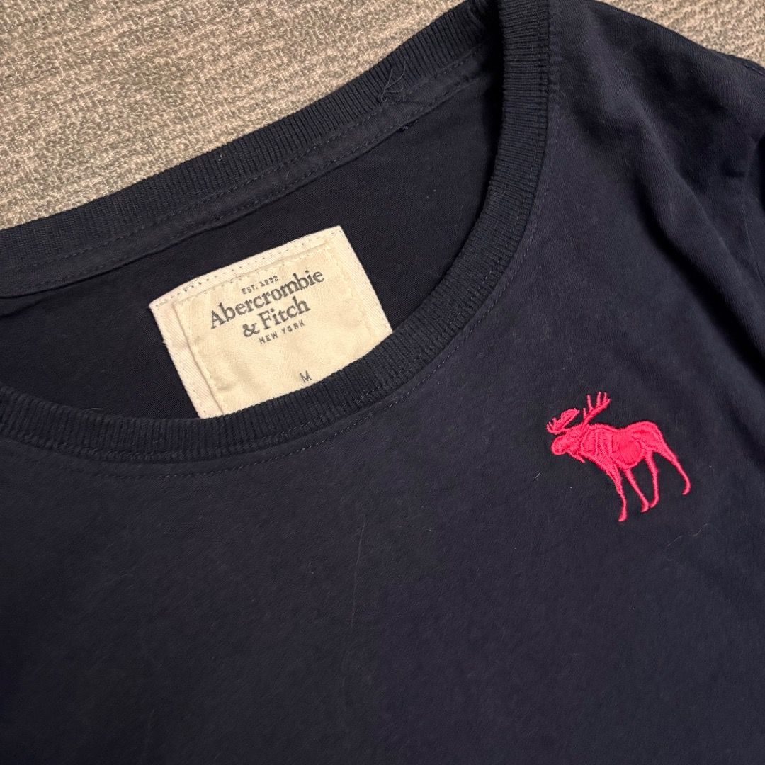 Abercrombie & Fitch Longsleeve (Category: Longsleeves) located in Calamba. Submitted by bermuda.ph (Listing ID 1463854397, Image 3). Description: Check dimensions .