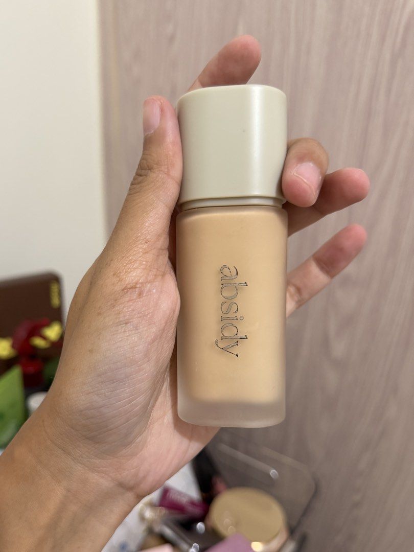 Absidy Weightless Touch Foundation in 2NW (Category: Makeup) located in Quezon City. Submitted by cjrchived (Listing ID 1463913376, Image 1). Description: Used a pump only. Not my shade..