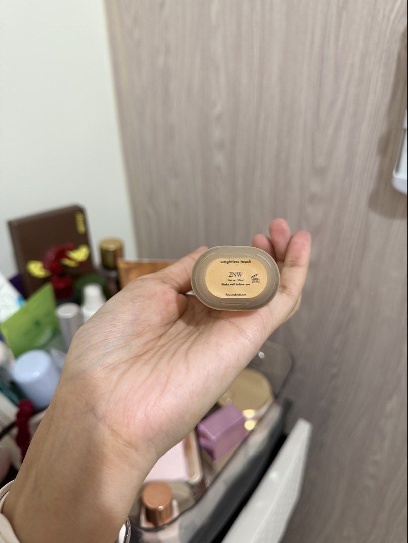 Absidy Weightless Touch Foundation in 2NW (Category: Makeup) located in Quezon City. Submitted by cjrchived (Listing ID 1463913376, Image 2). Description: Used a pump only. Not my shade..