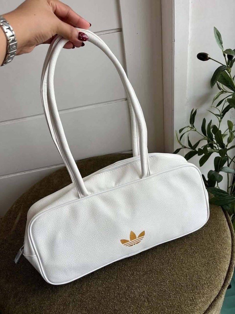 Adidas bag (Category: Shoulder Bags) located in Manila. Submitted by avery.thing (Listing ID 1463793104, Image 2). Description: .