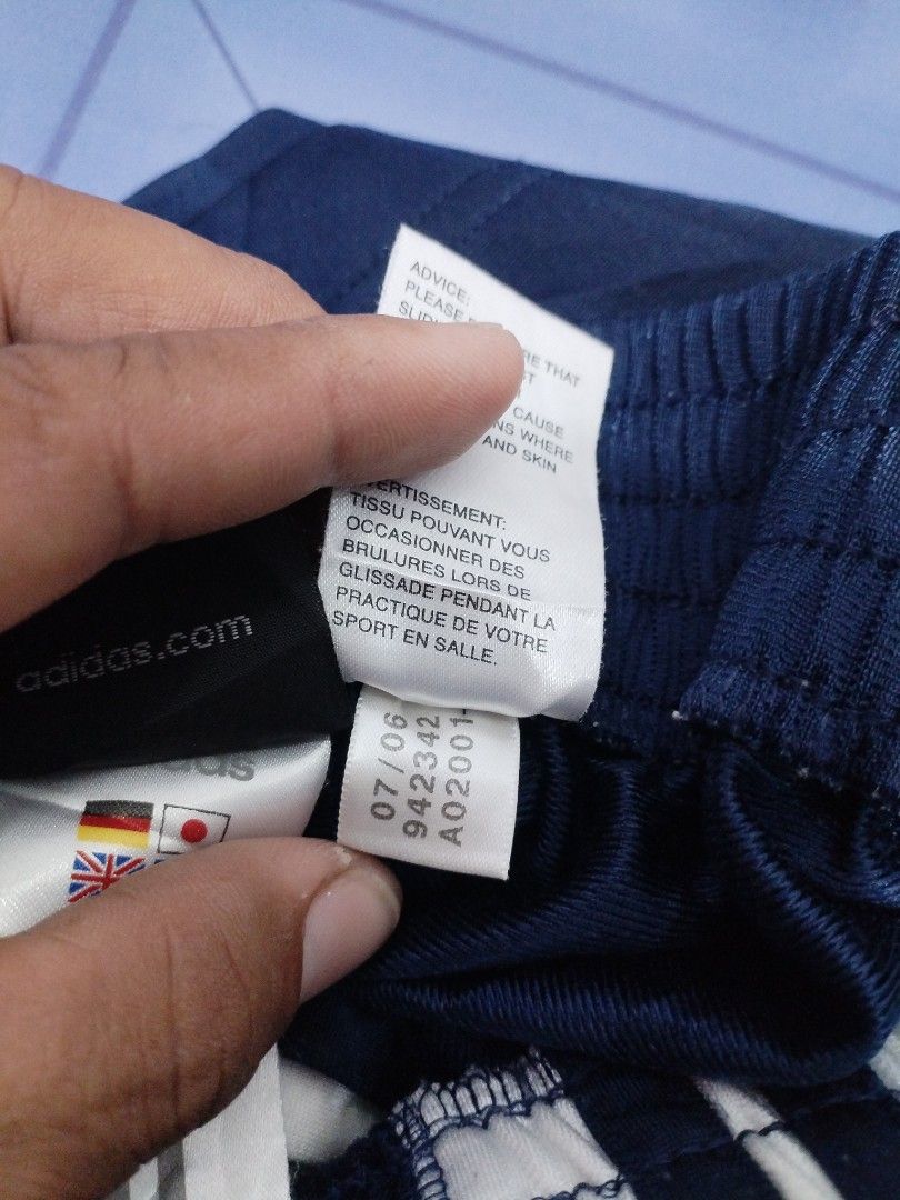 Adidas Classic Snap Button Track Pants Navy Blue XL (Category: Joggers) located in Davao. Submitted by salupannino2016-98573 (Listing ID 1463837082, Image 3). Description: VINTAGE..! ADIDAS TEARWAY TRACKPANTS XL ON TAG WAISTLINE..34-35 LENGTH..42 EXCELLENT NAVY..9/10 880/FREESHIP TNX ADMIN..☺.